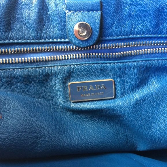 Prada Snake Bag - Picture 8 of 9
